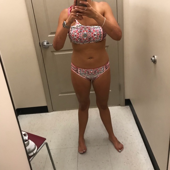 Woman’s Lg Becca 2 pc swimsuit. Worn 2-3 times. - Picture 4 of 6